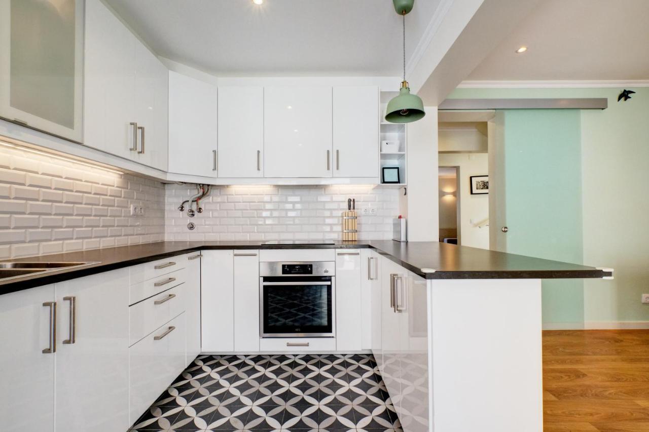Comfortable Town House In Quiet Area By Lovelystay ลิสบอน ภายนอก รูปภาพ