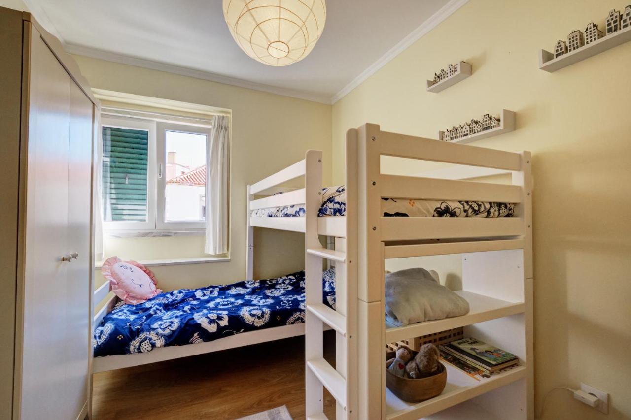 Comfortable Town House In Quiet Area By Lovelystay ลิสบอน ภายนอก รูปภาพ